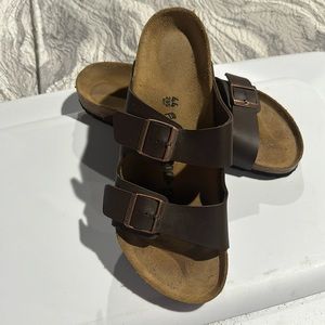-Men’s Birkenstock sandal (11-11.5)